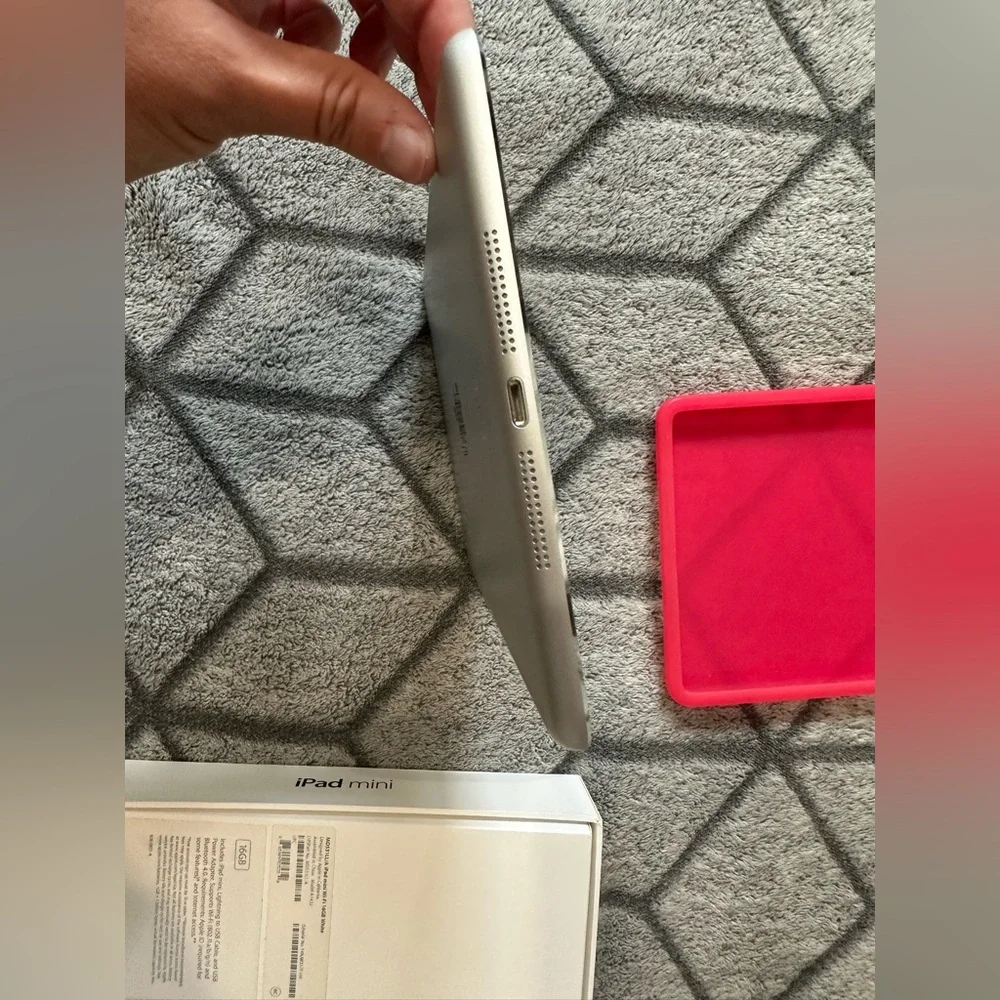 Apple IPad mini-1st generation-16 GB